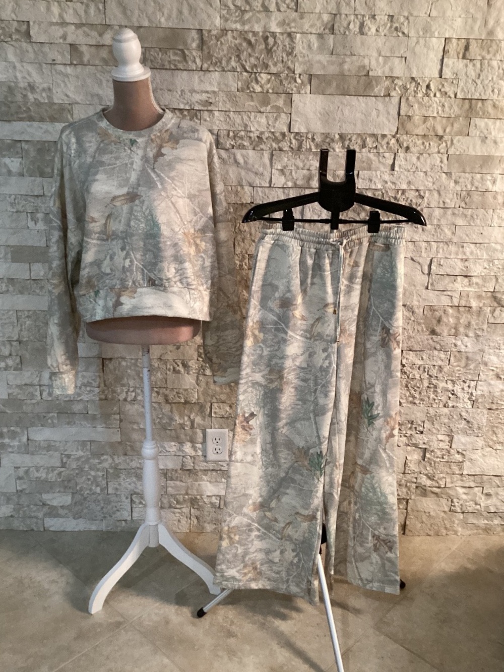 Bourbon and Belles Woodland Leaf Camo Lounge Set Matching Sweatsuit Size L